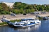 So wird es ab Samstag (26. Juli 2025) wieder am Petriförder in Magdeburg aussehen: Die Ausflugsschiffe der Weißen Flotte kehren zurück an ihren Anleger.