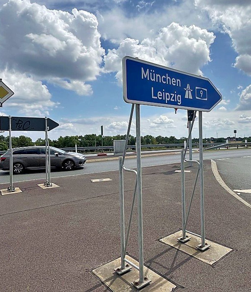 Die Auffahrt zur A9 bleibt bis Mitte August dicht.