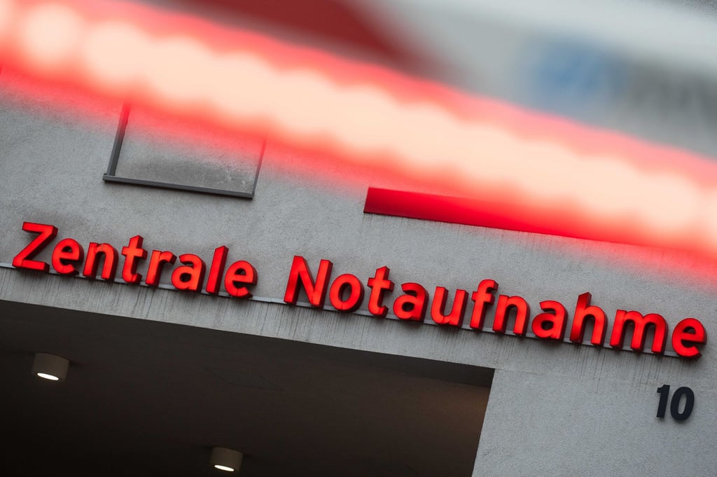 Viele Menschen in Berlin gehen laut einer aktuellen Umfrage direkt in die Notaufnahme, ohne sich vorher ärztlichen Rat zu holen. (Symbolbild)