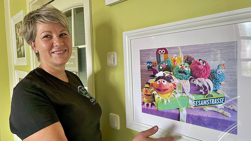 Die Sesamstraßen-Torte ist in einer kleinen Foto-Galerie der Konditorei von Manuela Später in Altenklitsche zu bestaunen.