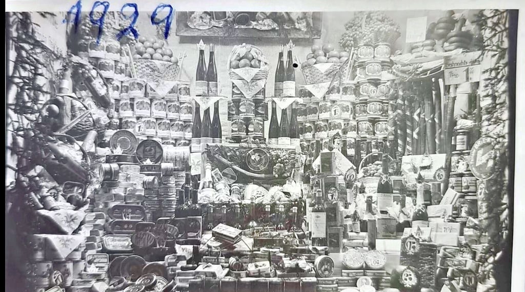 So sah 1929 das Schaufenster im Fisch- und Lebensmittelladen und Großhandel Hugo Bandrock am Wendischen Berg 9/11 in Zeitz aus.