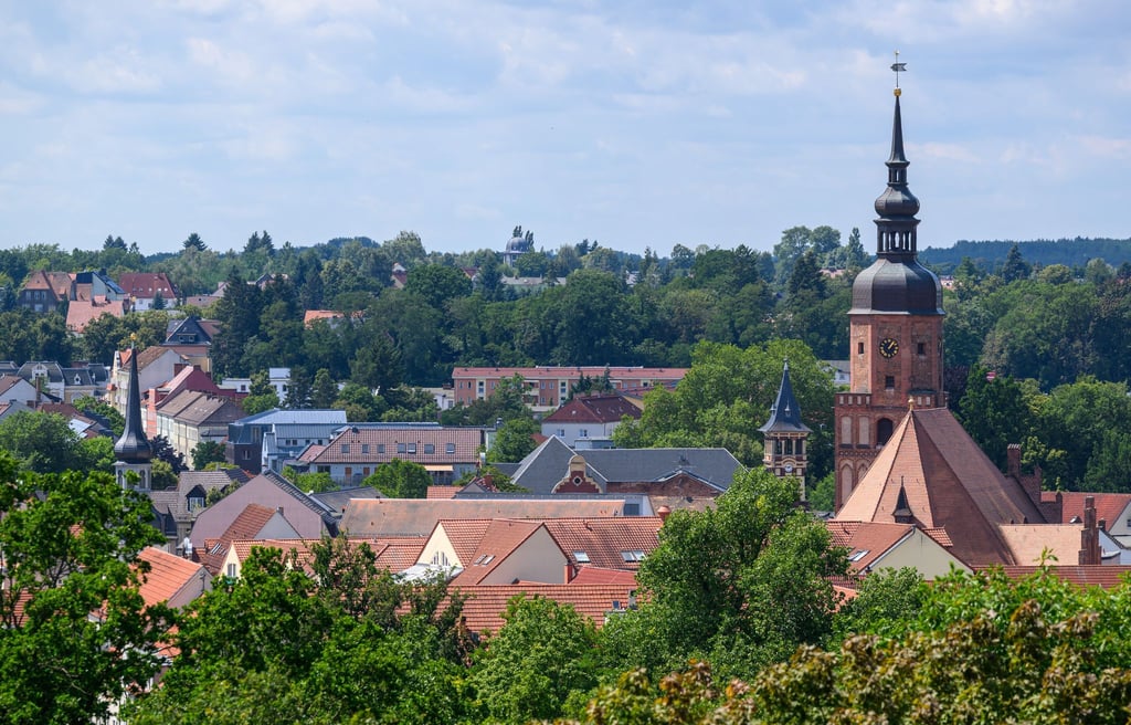 In Spremberg - eine Kleinstadt in der Lausitz - ist eine Debatte über ein Erstarken des Rechtsextremismus entbrannt und darüber, was dagegen getan werden kann.