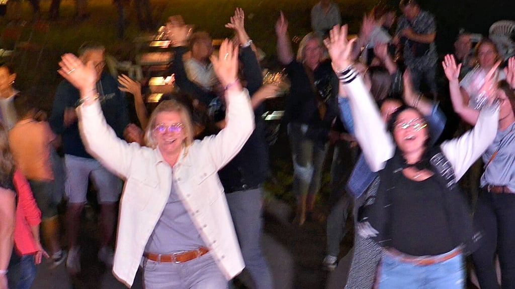 Party machen, soll jeder können. Bei öffentlichen Festen darf es mit Sondergenehmigung bis in den Morgen gehen. Generell gibt’s jedoch zeitliche und auch Lautstärke-Grenzen.