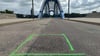 Auf der Sternbrücke in Magdeburg sind Schäden entstanden, die inzwischen auch schon markiert wurden.