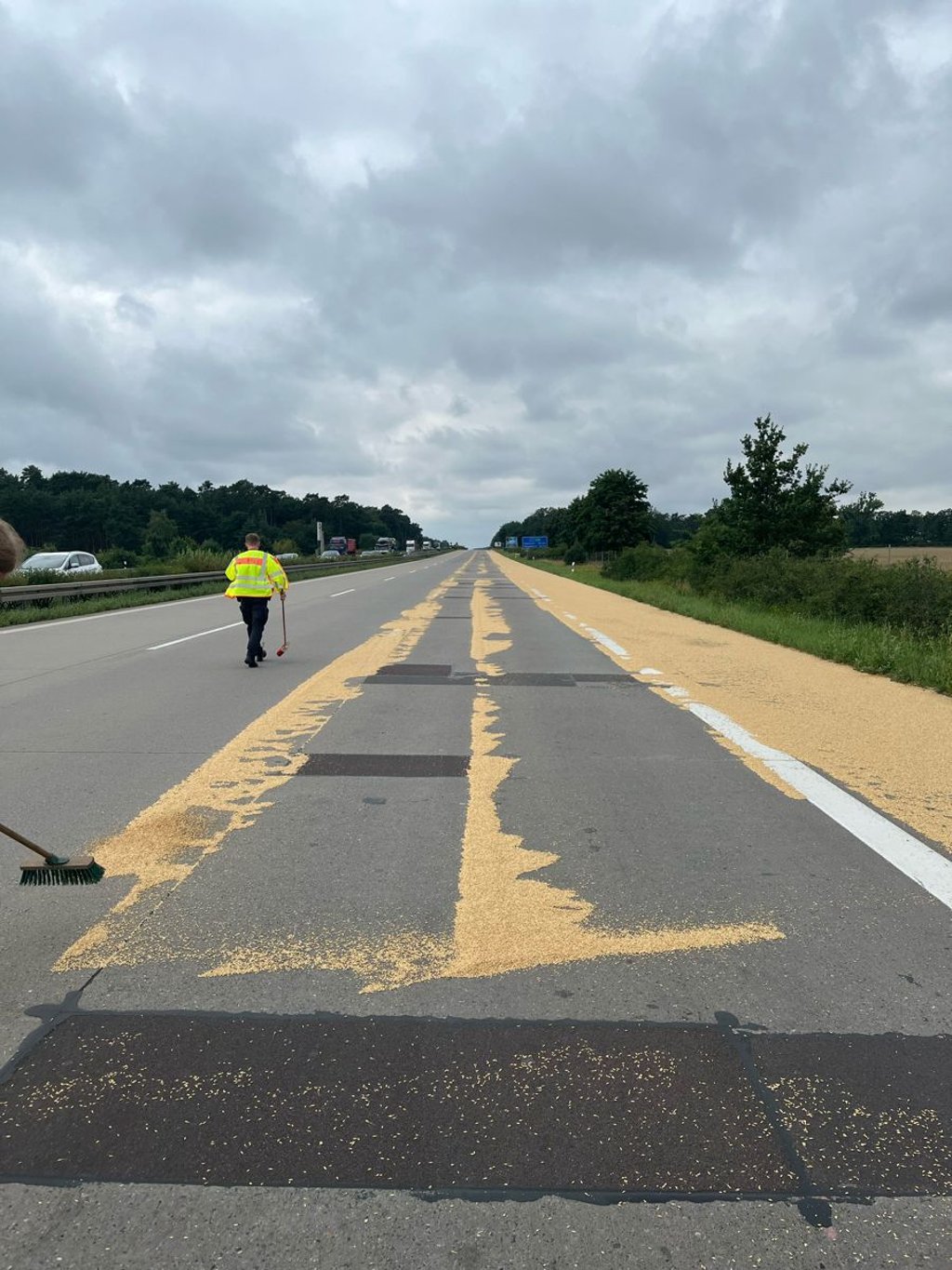 Die A2 ist auf zwei Spuren bei Genthin gesperrt.