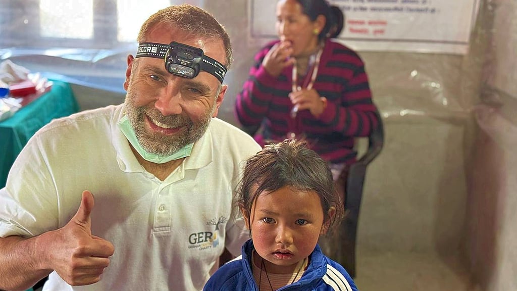 Baalberges Zahnarzt Thomas Baum bei seinem jüngsten Einsatz in Nepal.