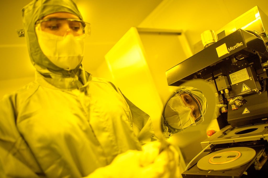 Mit der Ankündigung zur Ansiedlung legte auch die Universität neue Ausbildungen für die Mikrotechnolgie auf. (Archivbild)
