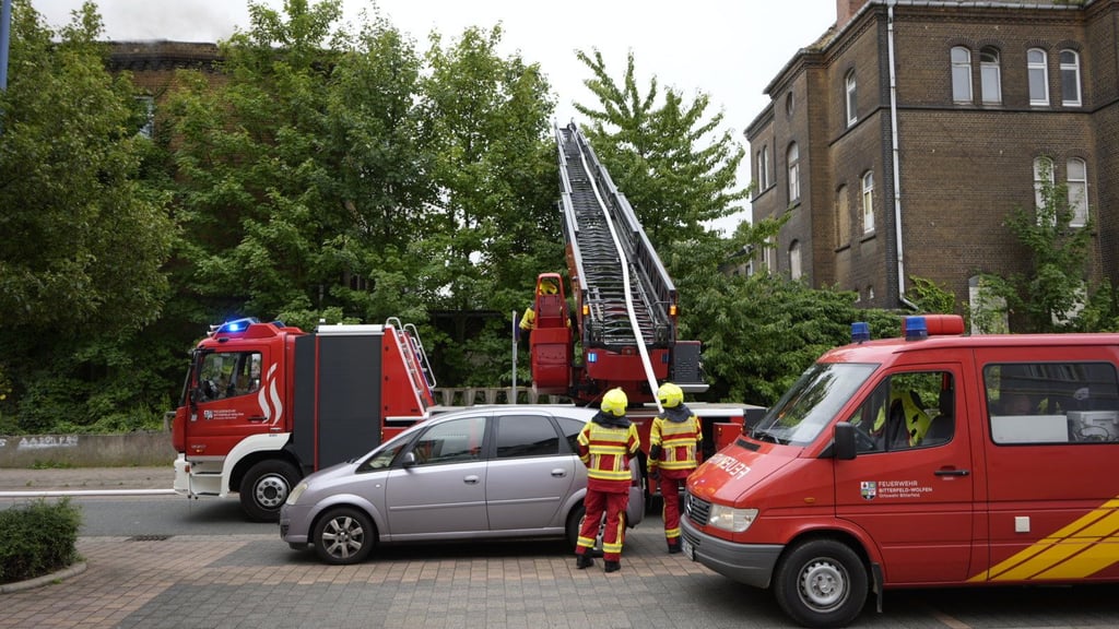 Der Einsatz der Drehleitern begann schon am Vormittag.