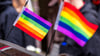 Vielfalt, Gleichberechtigung, Toleranz - das symbolisiert die Regenbogenfahne beim Christopher Street Day. (Archivbild)