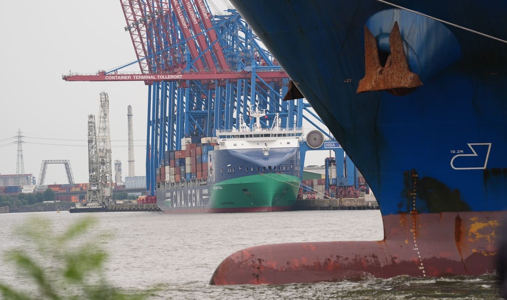 Um die Infrastruktur der deutschen Seehäfen zu sanieren und auszubauen, braucht es laut Branchenverband 15 Milliarden Euro vom Bund (Archivbild).