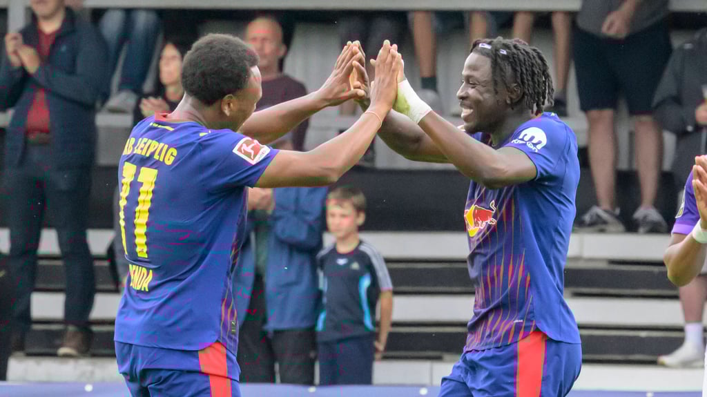 Torjubel am laufenden Band: Lois Openda (l.) und Neuzugang Johan Bakayoko.