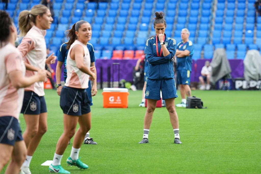Spaniens Trainerin Montse Tomé beim Abschlusstraining vor dem Finale.