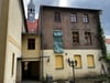 Blick vom Hinterhof auf die Rückseite vom Rathaus Schraplau, wo der Durchbruch für eine Fluchttür bereits erfolgt ist. Eine Rettungstreppe soll hier noch installiert werden. 