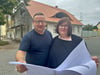 Grit und Christian Jethon machen aus einem historischen Haus an der Gattersleber Straße  in Nienburg eine Pension mit mehreren Ferienwohnungen. Dabei bleibt der Charakter des Hauses erhalten.