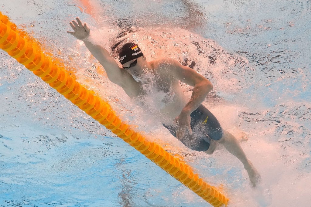 Lukas Märtens hat bei der WM souverän das Finale über 400 Meter Freistil erreicht.