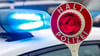 Die Polizei kontrolliert schließlich den Wagen. (Symbolbild)