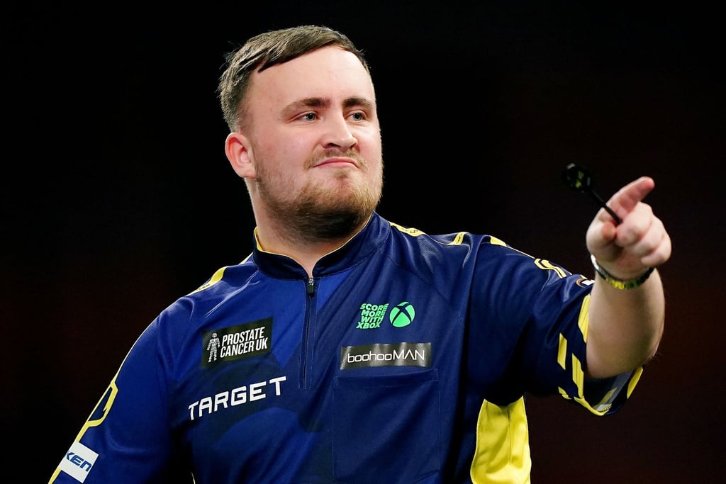 Dominiert weiter auf der Tour: Weltmeister Luke Littler.