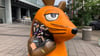 Die Maus-Figur vor dem WDR-Gebäude in Köln wurde mit vielen Pflastern versorgt.