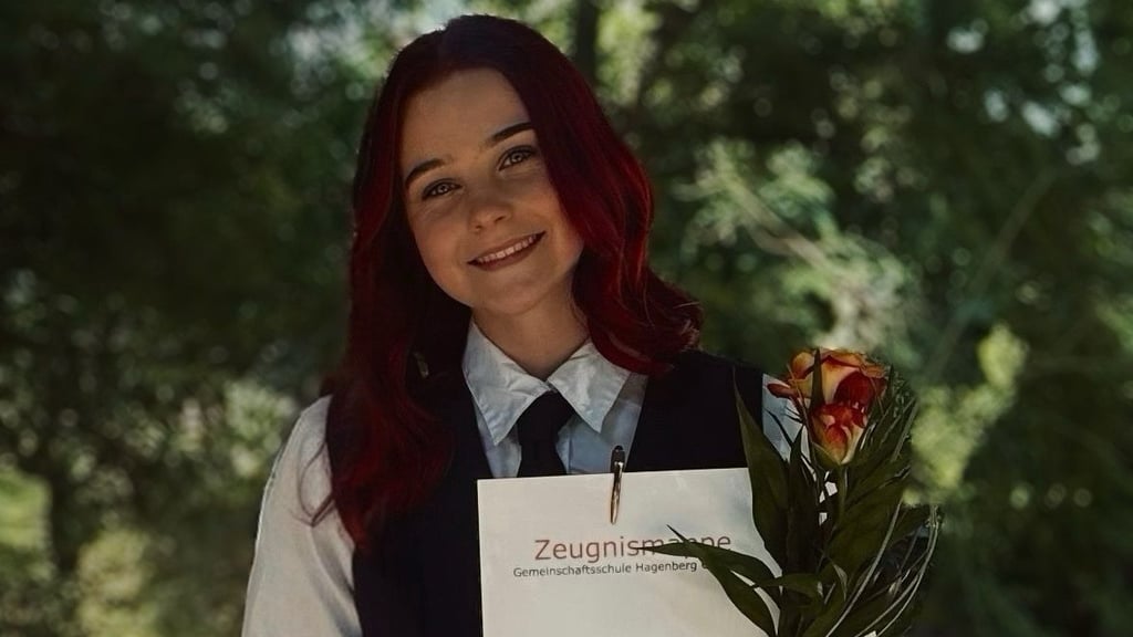 Stolz und Freude: Charlott Fürstenberg hat ihre Schulzeit an der Gemeinschaftsschule Gernrode mit einer Traumnote abgeschlossen.