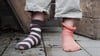 In Magdeburg sorgen sich Eltern um ihren Nachwuchs. Ein Mann spricht erneut Kinder vor Schulen und Kitas an und bietet Geld für ihre getragenen Socken.