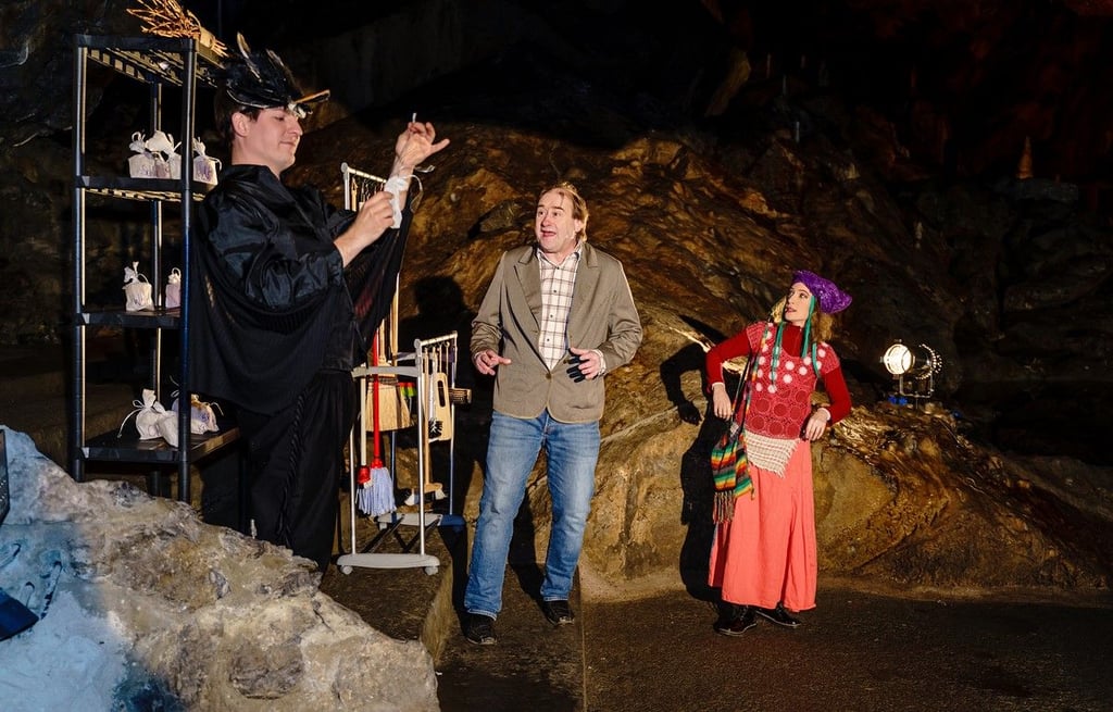 Im Höhlentheater im Harz wird im August "Die kleine Hexe" aufgeführt.