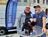 Jens Hentschel und Klaus Treuter (r.)  von Radio Saalewelle sind in diesem Sommer erneut auf dem Entenplan zu Gast. Immer dabei: Co-Moderatorin Ziege Elfriede 