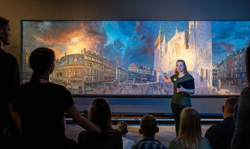 Einen geführten Rundgang durch die Panoramaausstellung DIE KATHEDRALE VON MONET gibt es auch speziell für Familien.