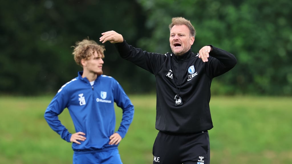 FCM-Trainer Markus Fiedler (rechts) bleibt nicht mehr viel Zeit, um sein Team pünktlich zum Start bei hundert Prozent zu haben.