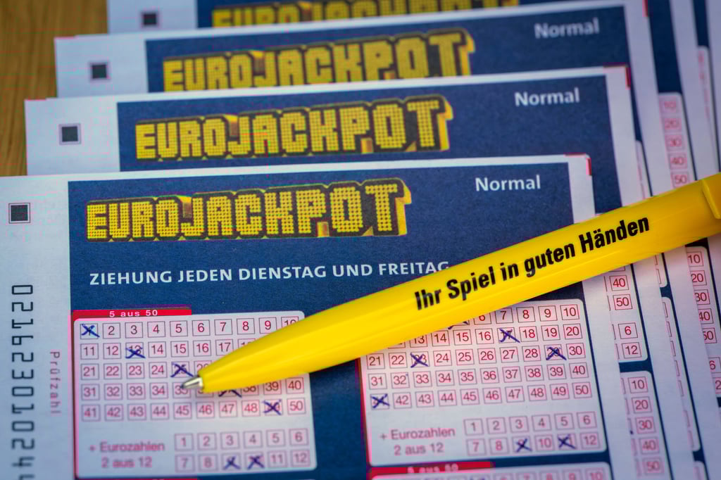 Im Eurojackpot lagen 113 Millionen Euro. An einen Lotto-Spieler aus Sachsen-Anhalt ging die Hälfte davon.