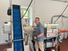 Gunar Boye an der Saftpresse in der Mosterei.