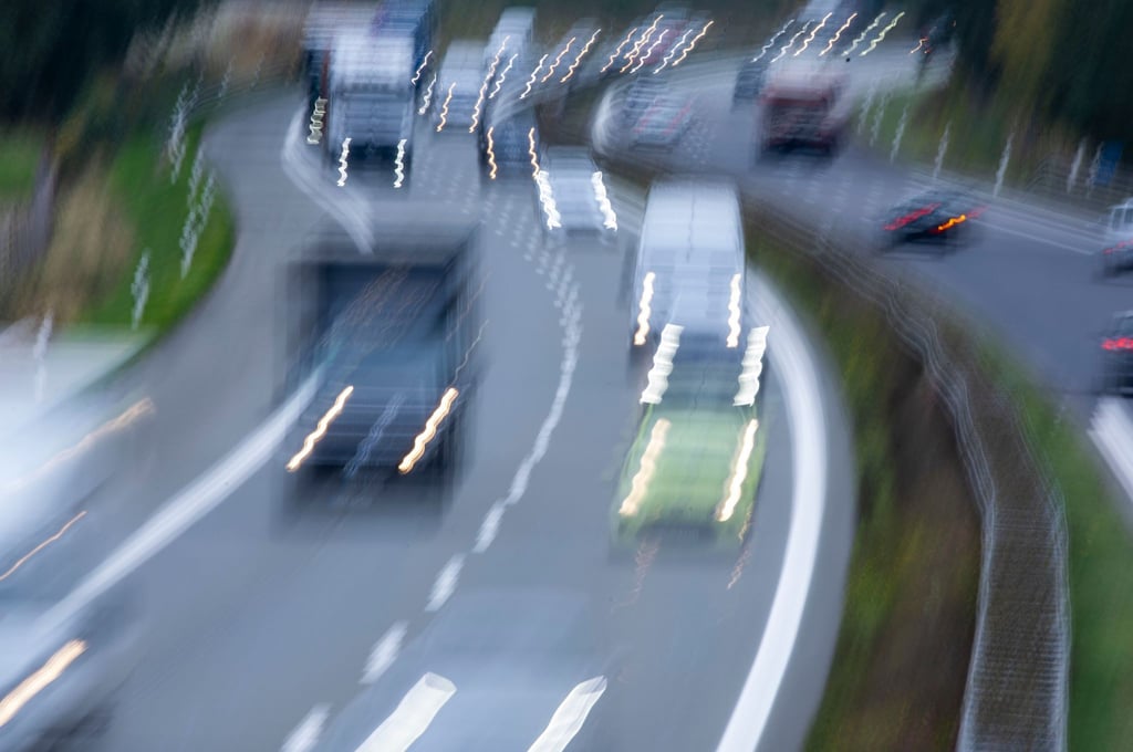 In Sachsen-Anhalt dominiert weiterhin das Auto den Arbeitsweg. (Symbolbild)