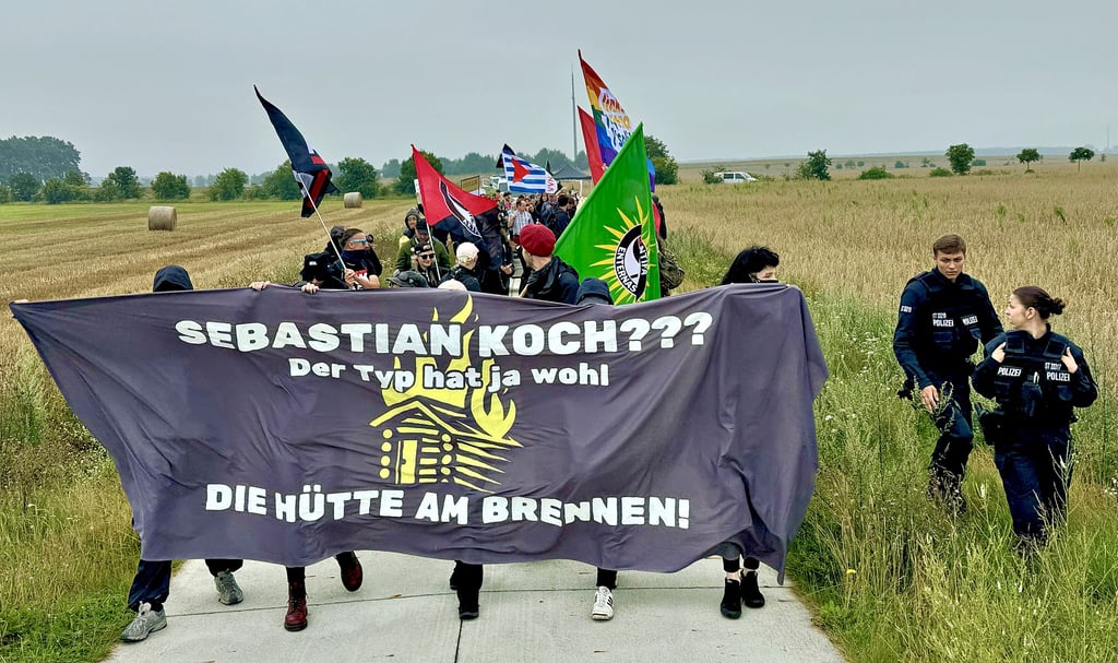 Demonstration gegen das Sommerfest 2024 der Jungen Alternative Sachsen-Anhalt in Roxförde.