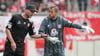 Sven Müller (r.) im Gespräch mit Robert Schröder. Auch die Anforderungen an den Torwart haben sich unter dem neuen Trainer geändert. 