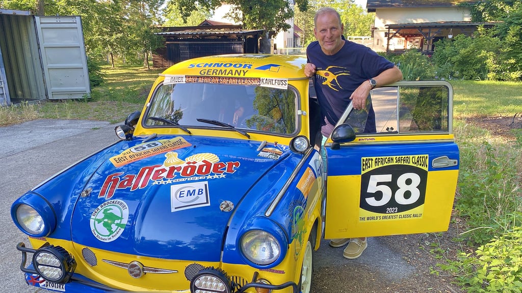 Michael Kahlfuss mit seinem Rally-Trabanten 600, Baujahr 1963. Mit der „Rennpappe“ nahm er im vergangenen Jahr an der East African Rallye teil.