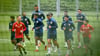 Cristiano Ronaldo (Mitte) sorgt mit dem Trainingslager seines Clubs Al-Nassr in Saalfelden für Aufregung.