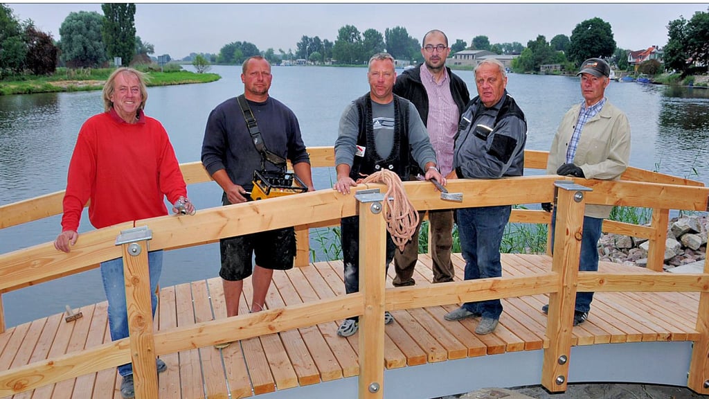 Im Jahr 2013 war die Brücke an der Saalemauer eines der ersten Projekte des Verschönerungsvereins in Calbe.