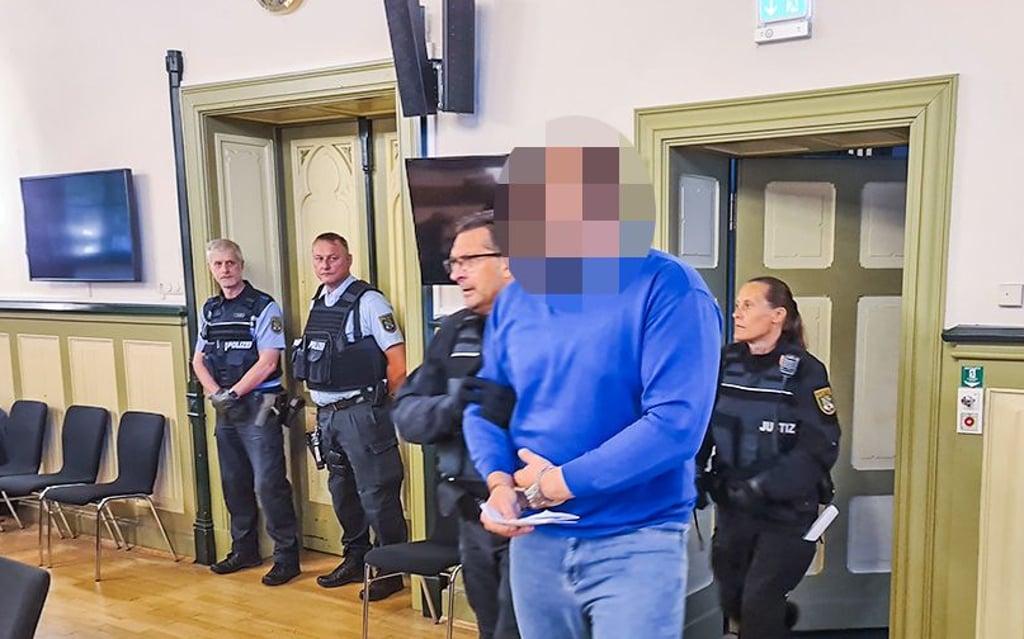 Ein 28-Jähriger wird beschuldigt, in Genthin seine Ex-Freundin mit mehreren Messerstichen geötet zu haben.