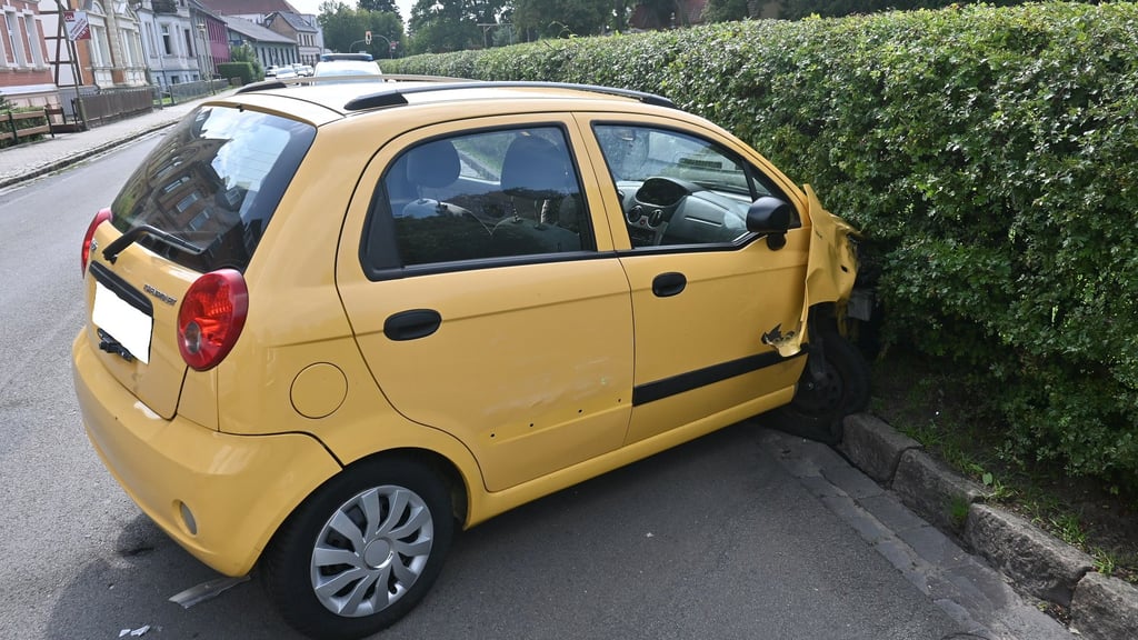 Eine 87-Jährige verursachte in Gardelegen am Montagnachmittag einen schweren Verkehrsunfall.