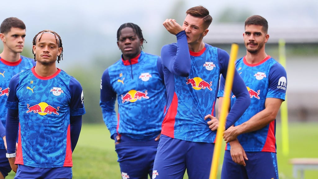 Xavi, Sesko und Silva (3., 5. und 6. v.l.) dürfen RB verlassen.