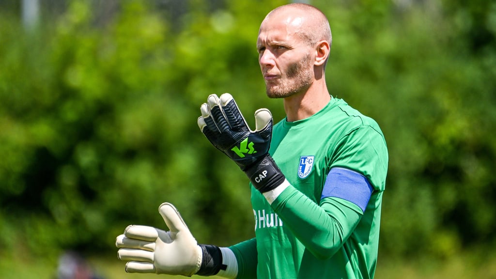 Neue Frisur, aber gleiches Amt: Dominik Reimann ist auch in der Saison 2025/26 Kapitän beim 1. FC Magdeburg.