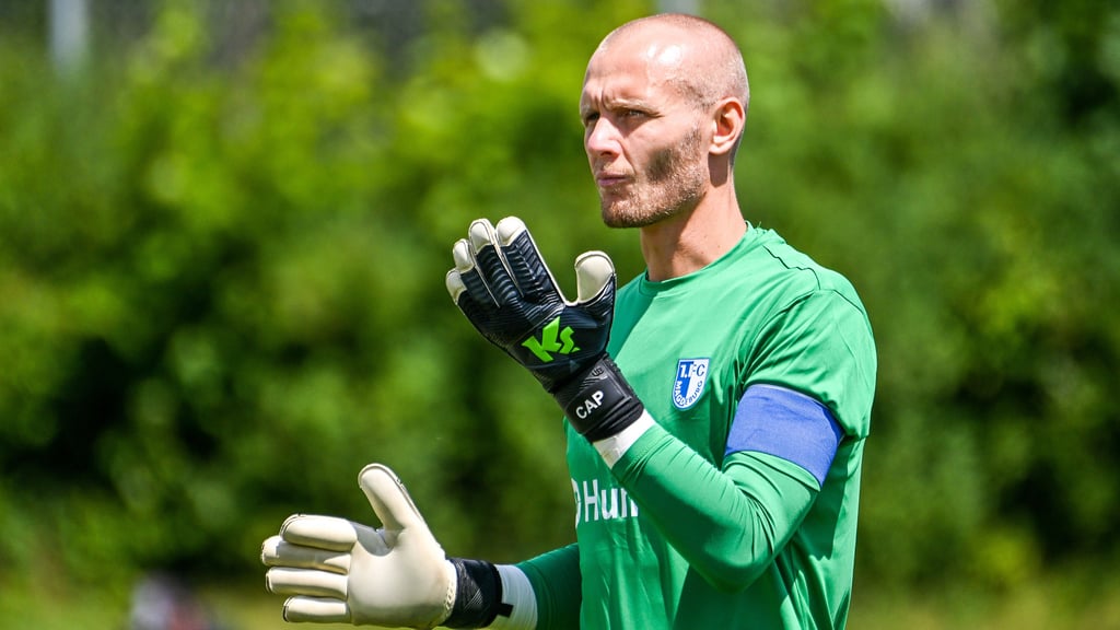 Neue Frisur, aber gleiches Amt: Dominik Reimann ist auch in der Saison 2025/26 Kapitän beim 1. FC Magdeburg.