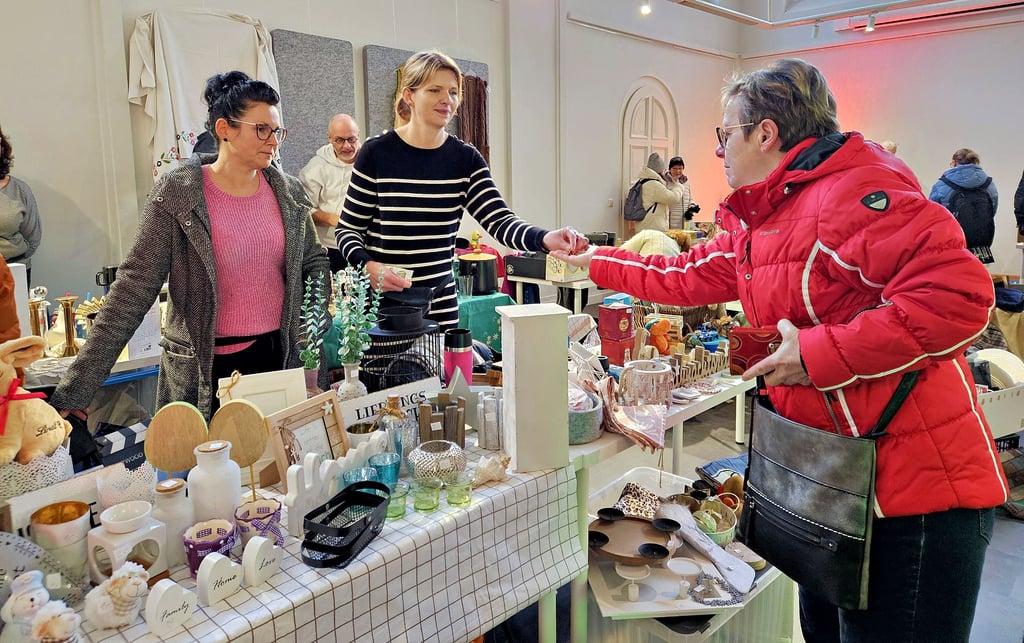 Im Januar war Geschenke-Flohmarkt im Dürerbundhaus. Jetzt soll ein Flohmarkt im Schlosspark folgen.