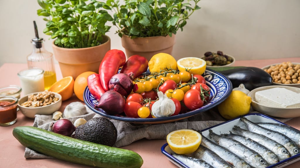 Von A wie Avocado bis Z wie Zitrone: Wer auf eine Vielfalt an frischem Obst und Gemüse setzt, macht in Sachen Ernährung viel richtig.