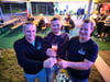 Sechs Tage liegen noch vor ihnen: Fabian Niese, Michael Ludwig und Marcel Reppin (v.r.) stoßen auf gutes Gelingen und viele Besucher an. Sie unterhalten die Besucher mit verschiedenen DJ’s und Mottoabenden, was am ersten Heimatfest-Wochenende gut angekommen ist.