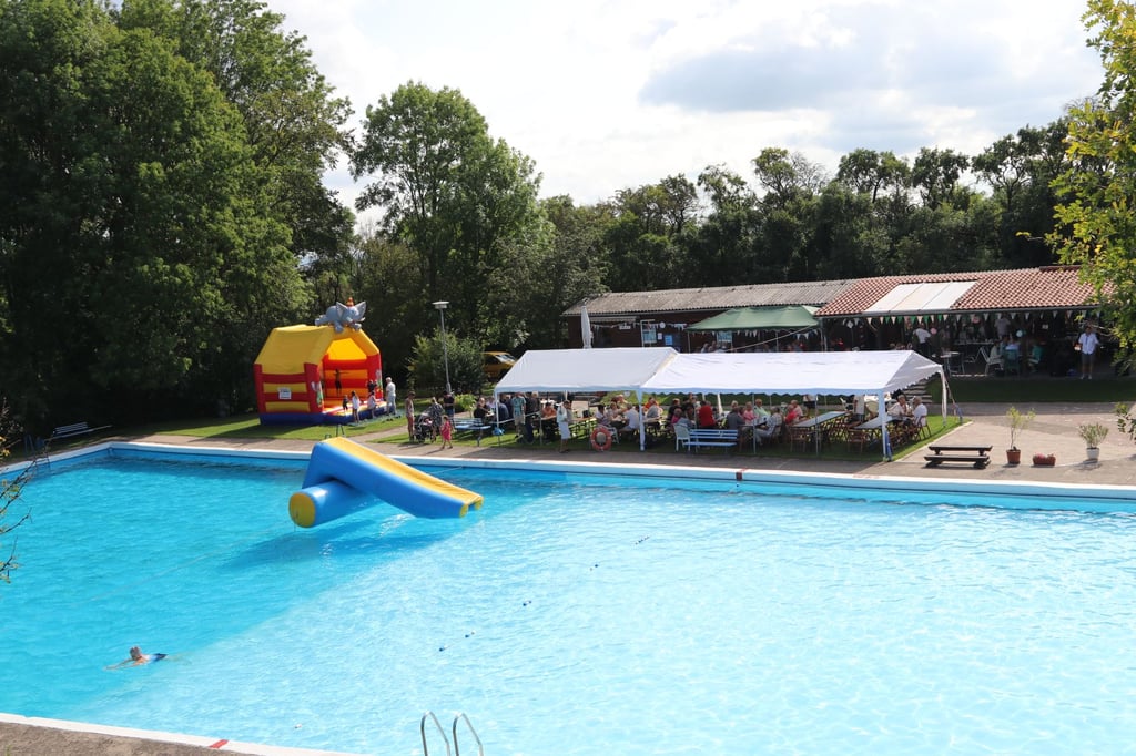 Auch in diesem Jahr wird im Aderstedter Freibad wieder zum Sommerfest eingeladen.