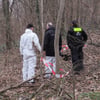 Kriminaltechniker und Polizisten sichern in Berlin Spuren nach dem Fund eines Oberschenkels, der später einem Mann aus Sachsen-Anhalt zugeordnet wurde.