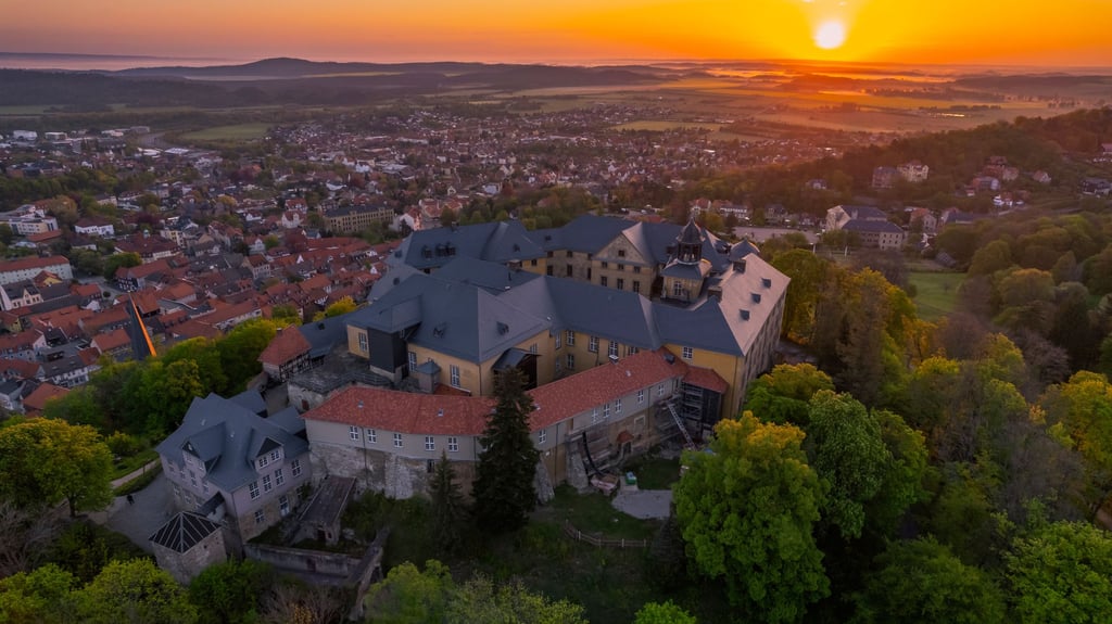 Das Große Schloss in Blankenburg: Vor 20 Jahren haben eine Handvoll Enthusiasten damit begonnen, das verfallene Welfenschloss aus dem Dornröschenschlaf zu wecken und ihm den alten Glanz zurückzugeben.
