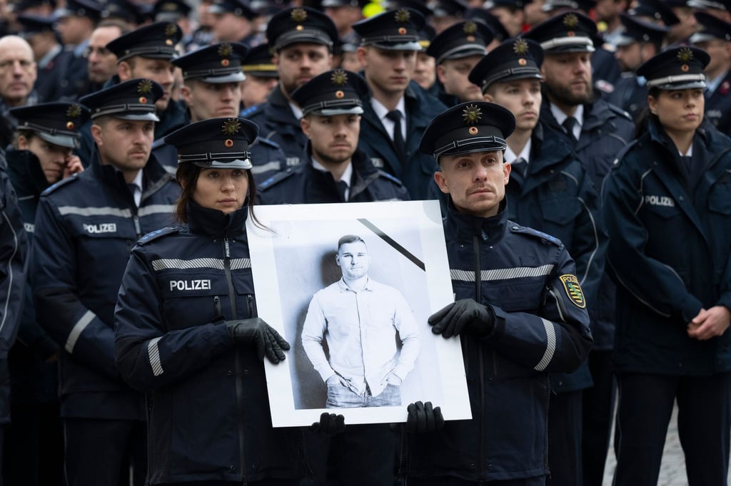 Trauermarsch: Der gewaltsame Tod des Dresdner Polizisten Maximilian Stoppa sorgte im Januar für große Bestürzung. (Archivbild)