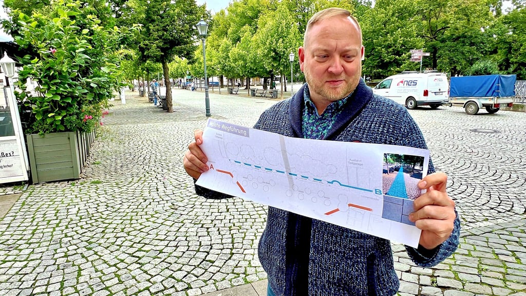 Bernburgs Citymanager Roger Warthemann hat einen Plan für die bessere Begehbarkeit des Karlsplatzes entworfen.
