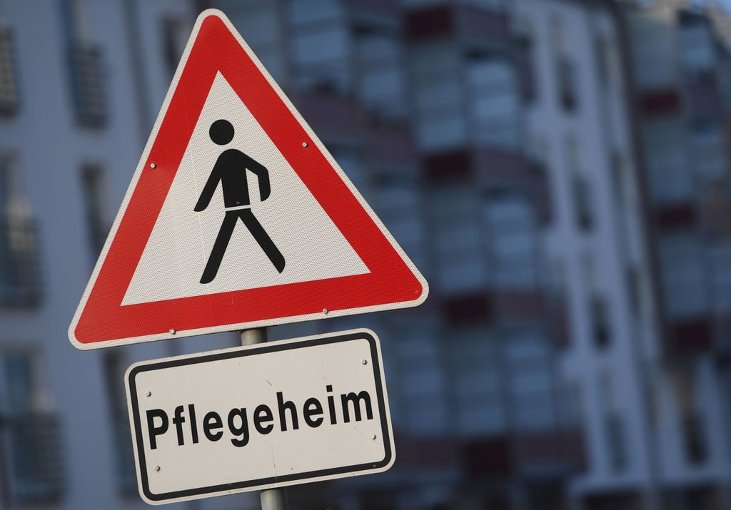 Die Kosten für Pflegeheimplätze steigen seit Jahren. Immer mehr Sachsen-Anhalter beantragen deshalb Hilfe beim Staat.